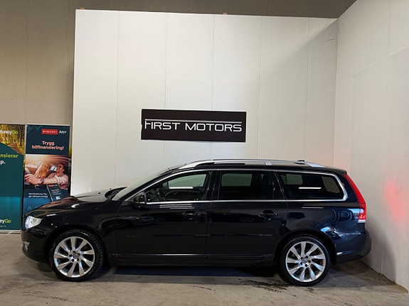 Volvo V70 3 of 5