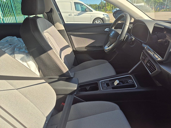 Audi Q3 3 of 4