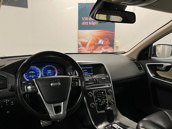 Volvo XC60 13 of 27