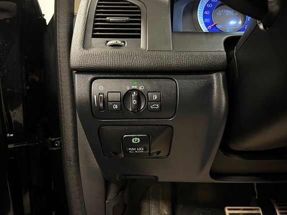 Volvo XC60 25 of 27