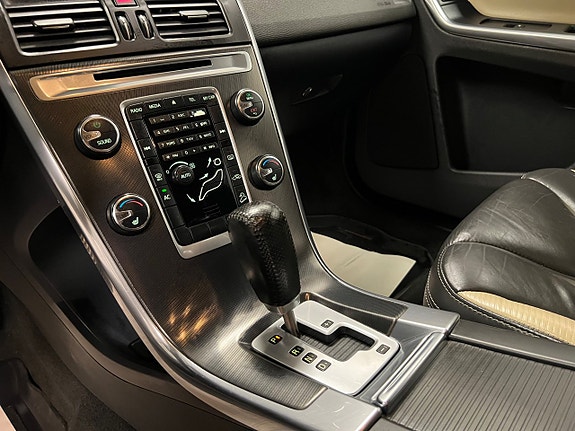 Volvo XC60 15 of 27