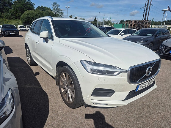 Volvo XC60 2 of 4