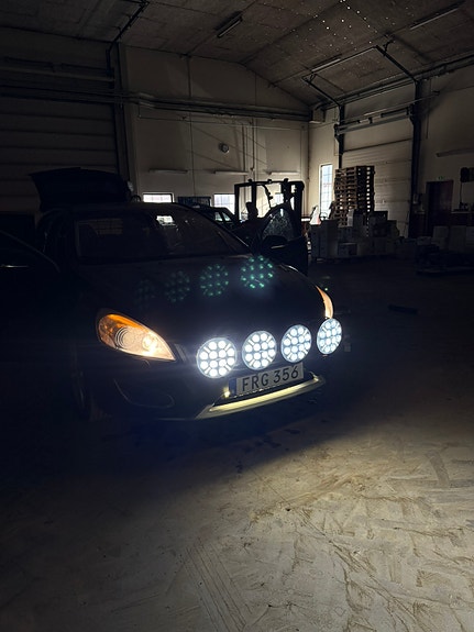 Volvo V60 2 of 5