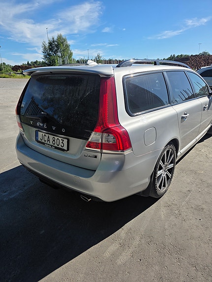 Volvo V70 4 of 5