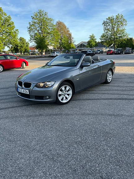 BMW 320i 2 of 2