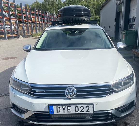 Volkswagen Passat Alltrack 4 of 5