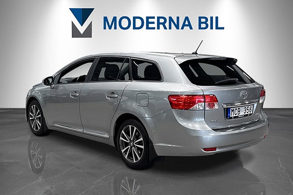Toyota Avensis 3 of 5