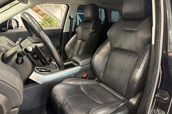 Land Rover Range Rover Evoque 18 of 23