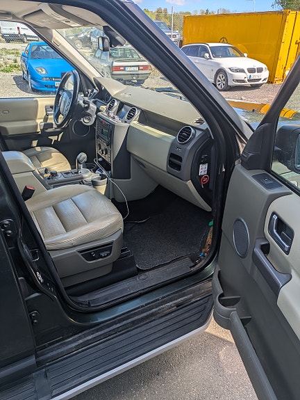 Land Rover Discovery 3 8 of 12