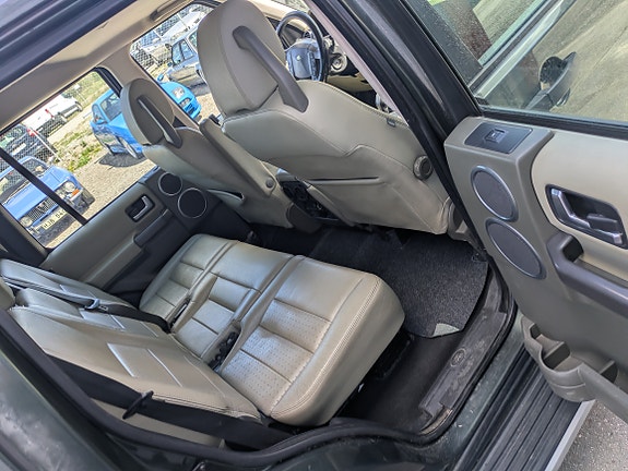Land Rover Discovery 3 10 of 12