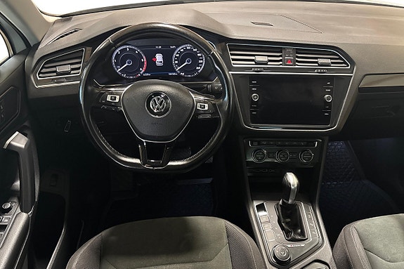 Volkswagen Tiguan 12 of 25