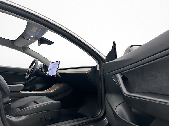 Tesla Model 3 27 of 30