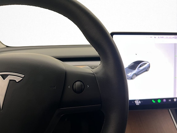 Tesla Model 3 17 of 30