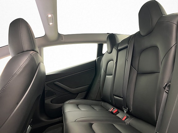 Tesla Model 3 28 of 30