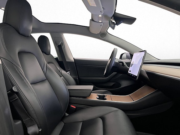 Tesla Model 3 26 of 30