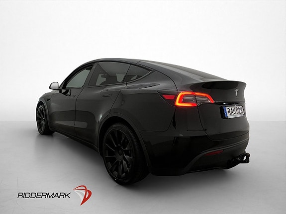 Tesla Model Y 3 of 5