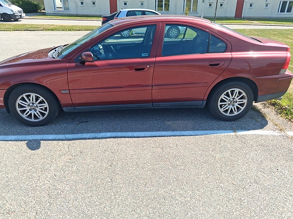 Volvo S60 3 of 5