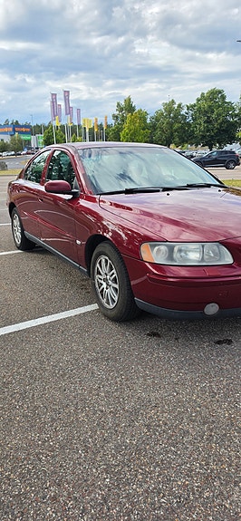 Volvo S60 2 of 8