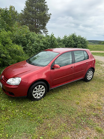 Volkswagen Golf V 2 of 5