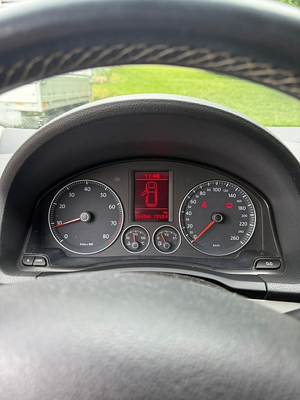 Volkswagen Golf V 6 of 10