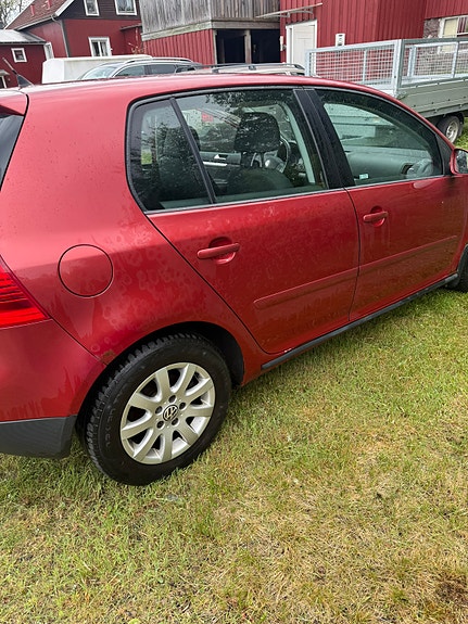 Volkswagen Golf V 3 of 5