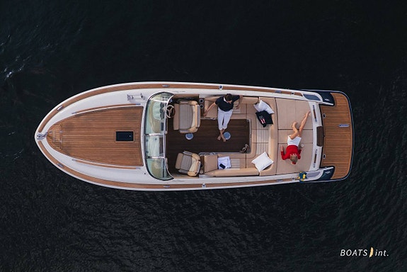 Chris Craft 28 Corsair (2011) 4 of 5