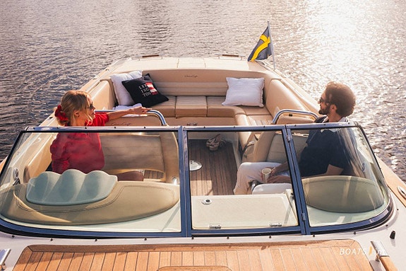Chris Craft 28 Corsair (2011) 7 of 12