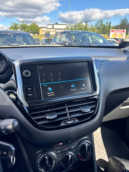 Peugeot 208 4 of 4