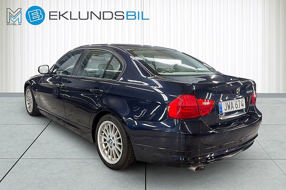 BMW 320d 4 of 5