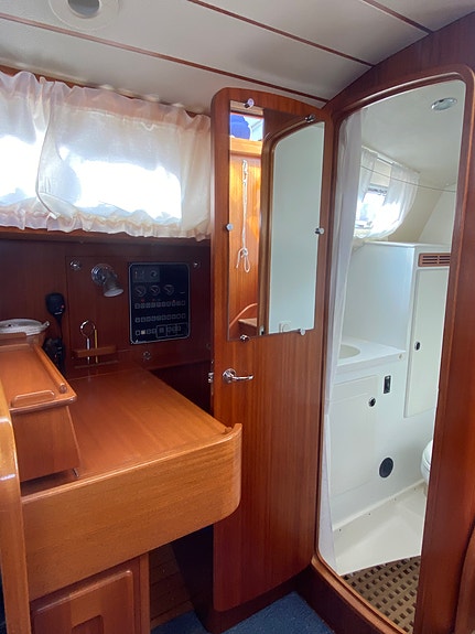 Hallberg-Rassy 342 13 of 16