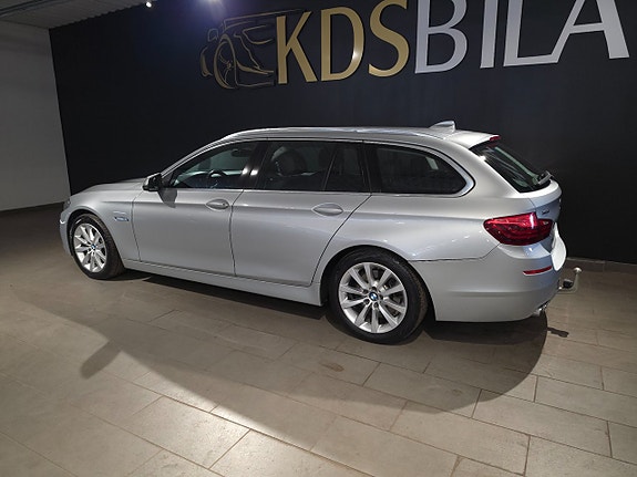 BMW 520d 3 of 5