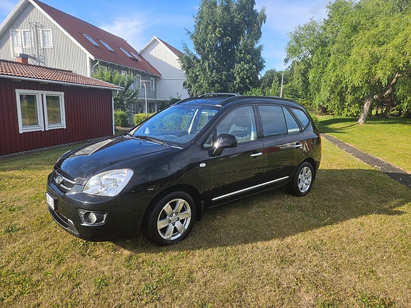 Kia Carens 2 of 5