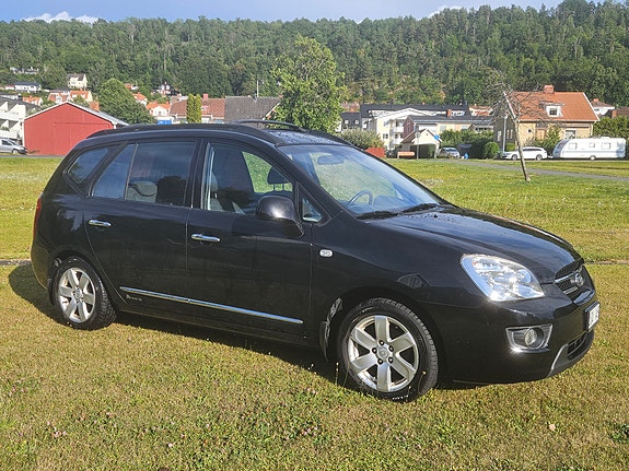 Kia Carens 4 of 5