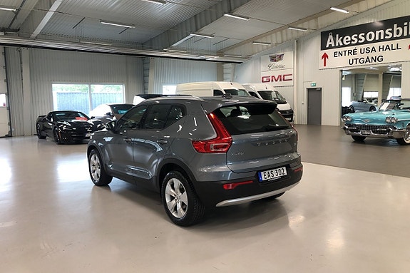 Volvo XC40 4 of 5