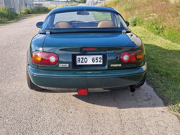 Mazda MX-5 4 of 11