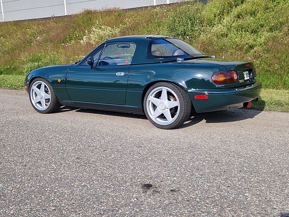 Mazda MX-5 2 of 11
