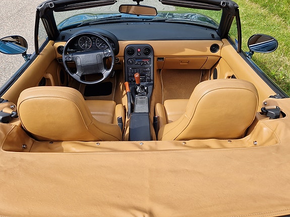 Mazda MX-5 8 of 11
