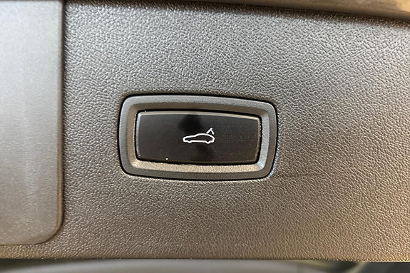 Porsche Cayenne 27 of 29