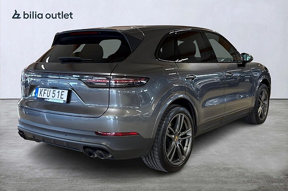 Porsche Cayenne 10 of 29