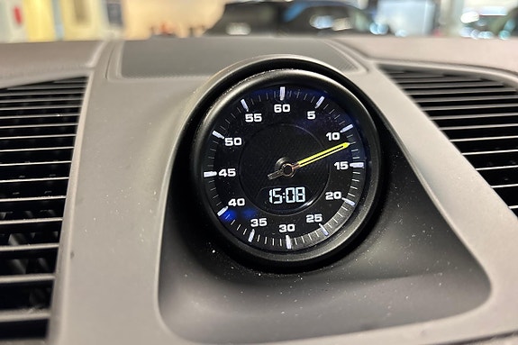 Porsche Cayenne 20 of 29