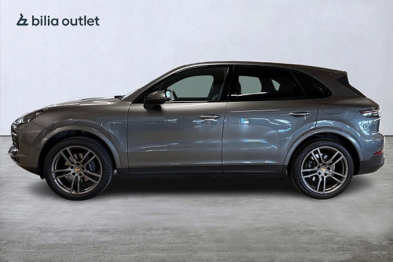 Porsche Cayenne 7 of 29