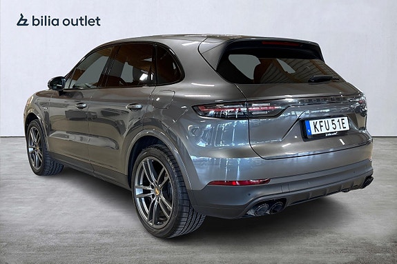 Porsche Cayenne 6 of 29