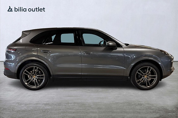 Porsche Cayenne 9 of 29