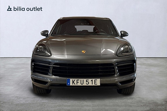 Porsche Cayenne 3 of 5