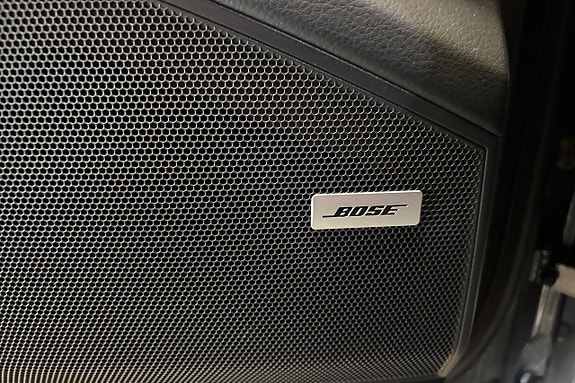Porsche Cayenne 18 of 29