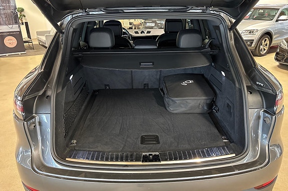Porsche Cayenne 26 of 29