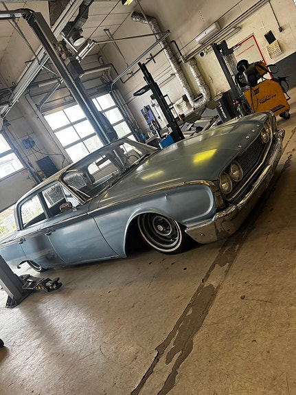 Ford Fairlane 3 of 5