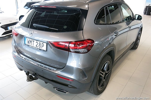 Mercedes-Benz GLA200 d 2 of 5
