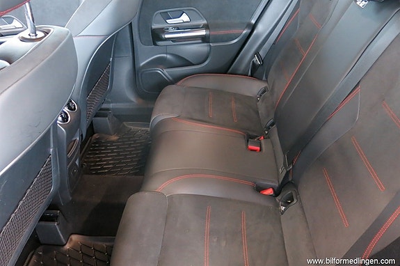 Mercedes-Benz GLA200 d 11 of 18