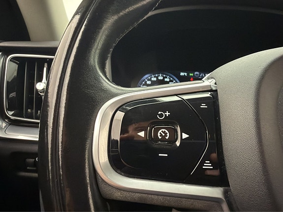 Volvo V60 12 of 30
